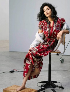 Leïla Bekhti feet photo thumbnail