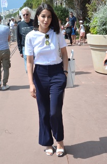 Leïla Bekhti feet photo thumbnail