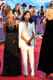 Leïla Bekhti feet photo thumbnail