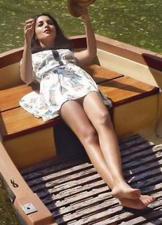 Leïla Bekhti feet photo thumbnail