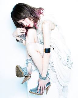 LiSA feet photo thumbnail