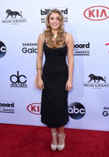Lia Marie Johnson feet photo thumbnail