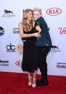 Lia Marie Johnson feet photo thumbnail