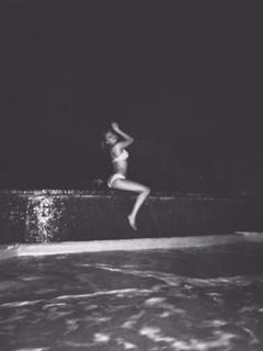 Lia Marie Johnson feet photo thumbnail
