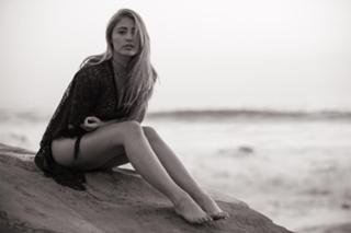 Lia Marie Johnson feet photo thumbnail