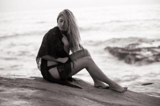 Lia Marie Johnson feet photo thumbnail