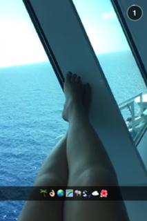 Lia Marie Johnson feet photo thumbnail