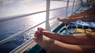 Lia Marie Johnson feet photo thumbnail