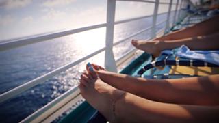 Lia Marie Johnson feet photo thumbnail