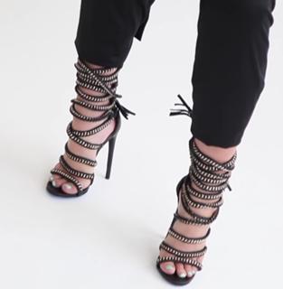 Lia Marie Johnson feet photo thumbnail
