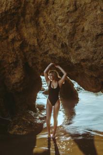Lia Marie Johnson feet photo thumbnail