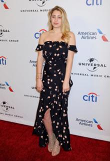 Lia Marie Johnson feet photo thumbnail