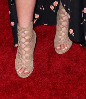Lia Marie Johnson feet photo thumbnail