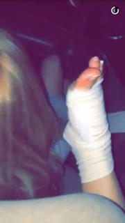 Lia Marie Johnson feet photo thumbnail