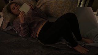 Lia Marie Johnson feet photo thumbnail