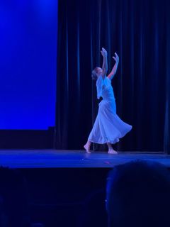 Lia McHugh feet photo 7