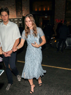 Liana Liberato feet photo thumbnail