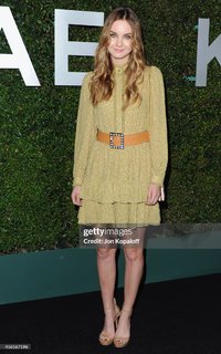 Liana Liberato feet photo thumbnail
