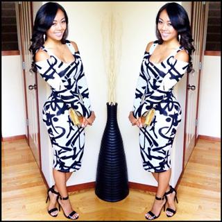 Liane Valenzuela feet photo thumbnail