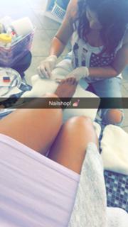 Liane Valenzuela feet photo thumbnail