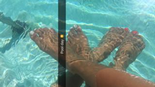 Liane Valenzuela feet photo thumbnail