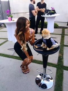 Liane Valenzuela feet photo thumbnail