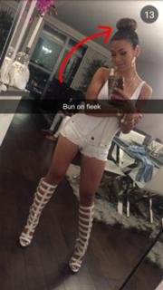 Liane Valenzuela feet photo thumbnail