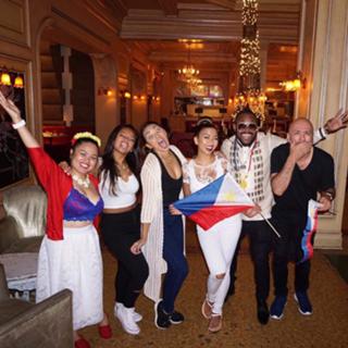 Liane Valenzuela feet photo thumbnail