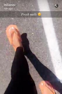 Liane Valenzuela feet photo thumbnail