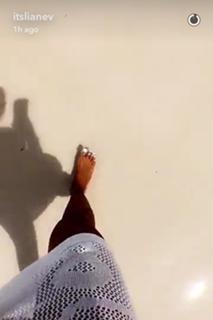 Liane Valenzuela feet photo thumbnail