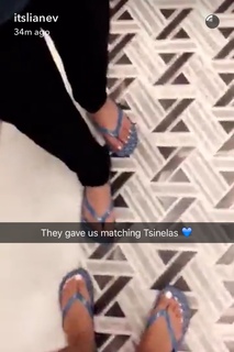 Liane Valenzuela feet photo thumbnail