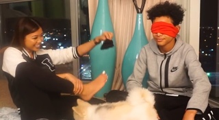 Liane Valenzuela feet photo thumbnail