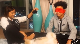 Liane Valenzuela feet photo thumbnail