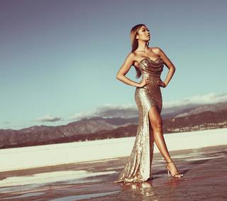 Liane Valenzuela feet photo thumbnail