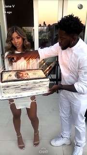 Liane Valenzuela feet photo thumbnail