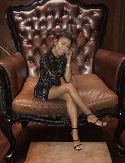 Liane Valenzuela feet photo thumbnail