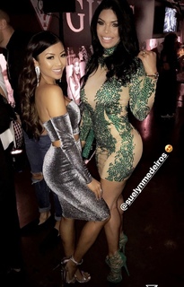 Liane Valenzuela feet photo thumbnail