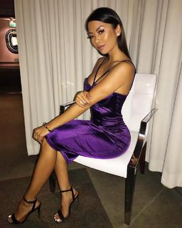 Liane Valenzuela feet photo thumbnail