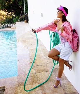 Liane Valenzuela feet photo thumbnail