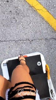Liane Valenzuela feet photo thumbnail