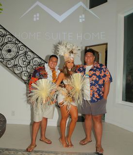Liane Valenzuela feet photo thumbnail