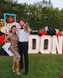 Liane Valenzuela feet photo thumbnail