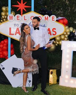 Liane Valenzuela feet photo thumbnail