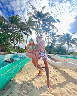 Liane Valenzuela feet photo thumbnail