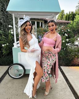 Liane Valenzuela feet photo thumbnail