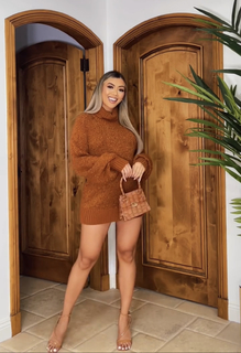 Liane Valenzuela feet photo thumbnail