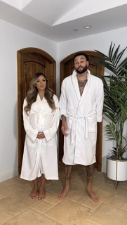 Liane Valenzuela feet photo thumbnail