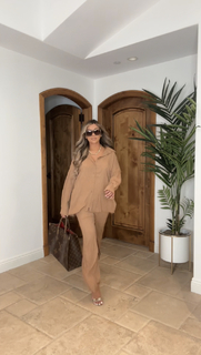 Liane Valenzuela feet photo thumbnail