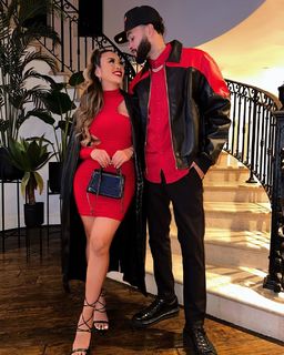 Liane Valenzuela feet photo thumbnail