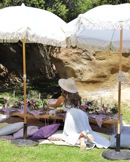 Liane Valenzuela feet photo thumbnail